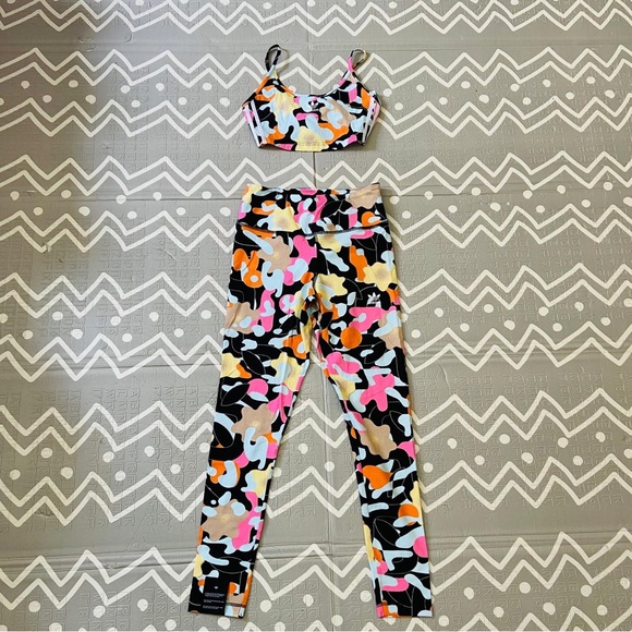 Adidas 2 piece Lycra pants shirt stretch yoga floral camo graphic running - Picture 11 of 12